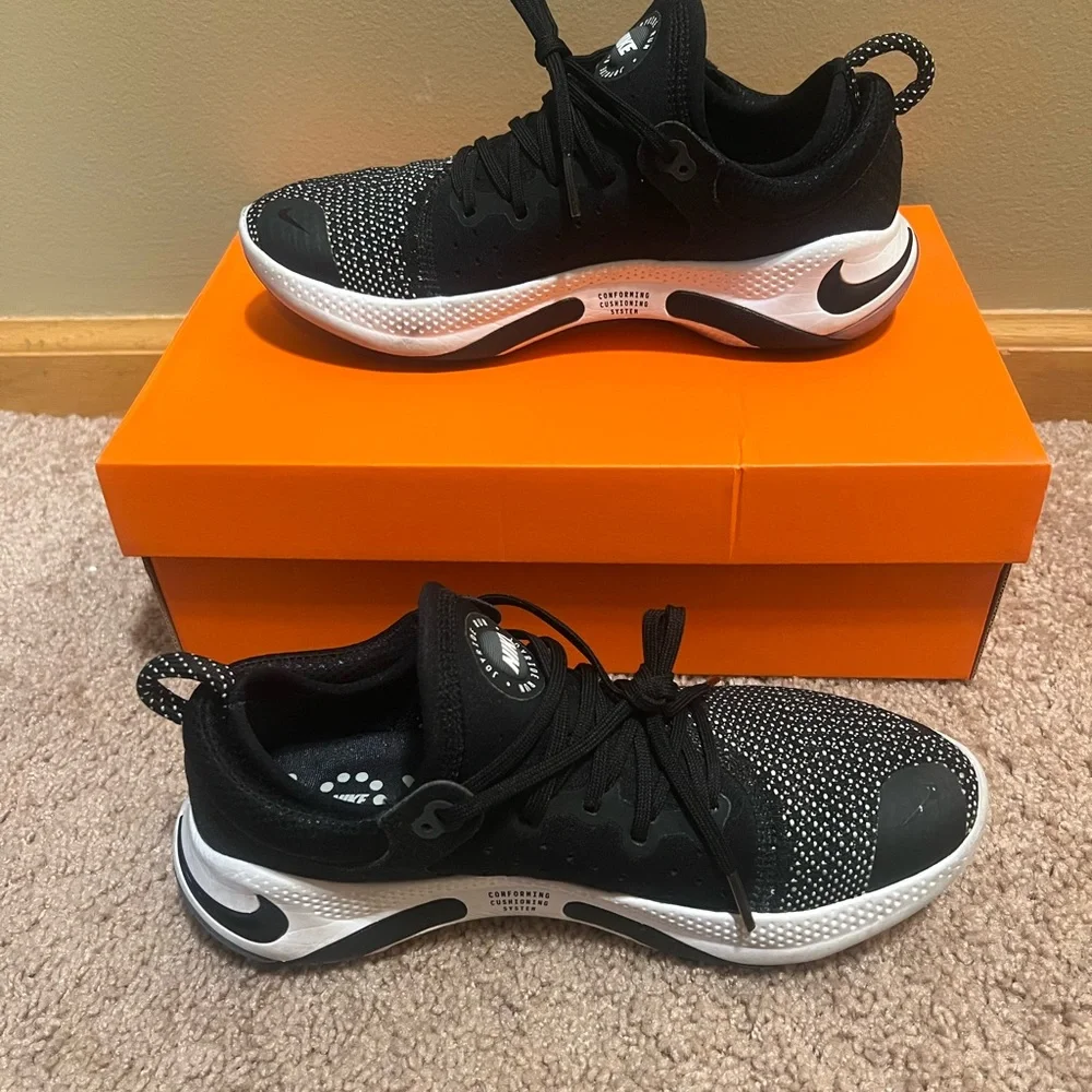 Nike Joyride Women’s Sneakers. - Picture 1 of 5